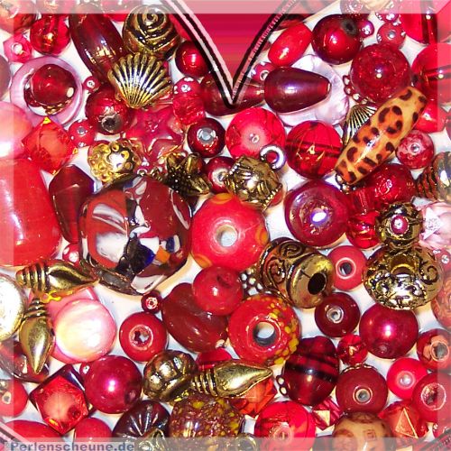 Perlenset mit über 100 Perlen rote Liebe 80g Materialmix 6 -30 mm