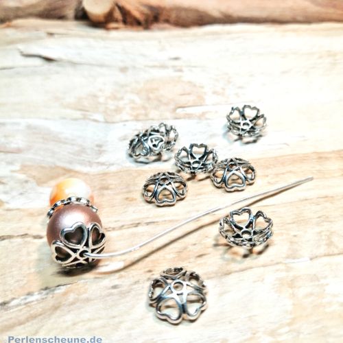 10 Metall Perlenkappen mit Herzen 10 mm silberfarben antik
