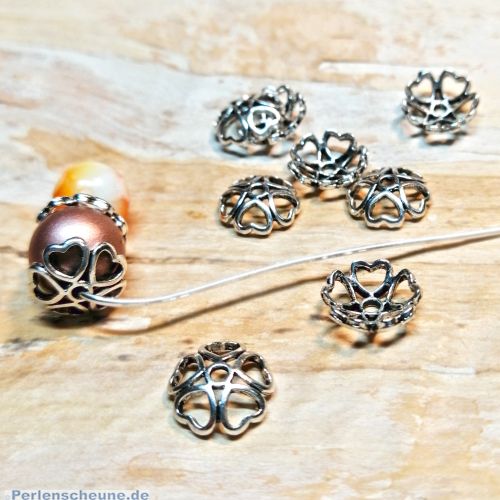 10 Metall Perlenkappen mit Herzen 10 mm silber antik