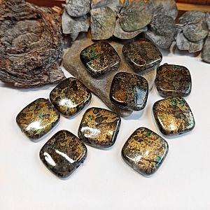 10 schöne schwarz gold marmorierte quadratische Perlen 17 x 17 mm