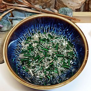 Glasperlen Rocailles dunkelgrün mit silverline 3-7 mm mit 20 g