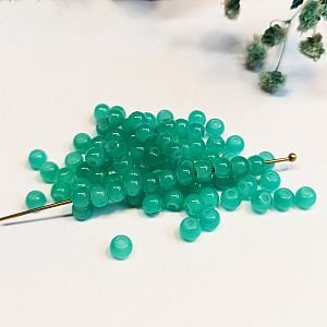 50 Glasperlen Jadeimitat Kugeln im Set mittelgrün 4 mm