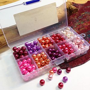 Perlenbox mit 200 Glaswachsperlen rot- rosatönig 8 mm